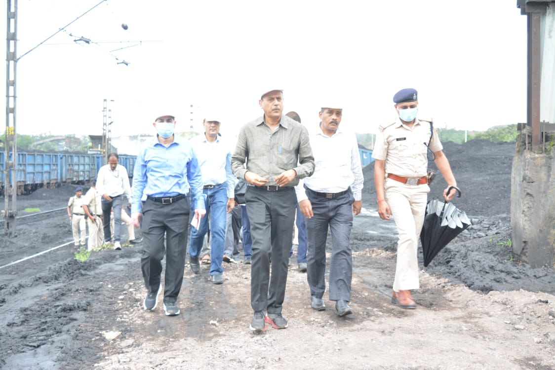 रेलवे सीईओ ने किया महानदी कोल साईडिंग व ईब कोल वैली का निरीक्षण