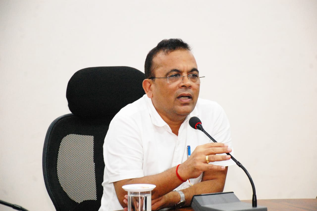 कलेक्टर ने धान, अरहर, सोयाबिन और उद्यानिकी उत्पादक किसानों को फसल बीमा कराने के निर्देश दिए