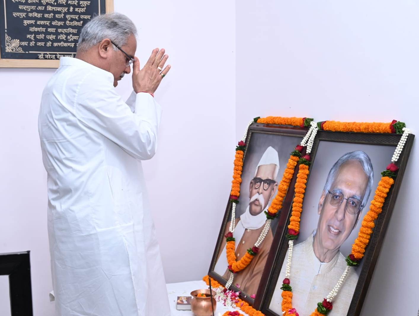 मुख्यमंत्री ने पंडित रविशंकर शुक्ल व शहीद विद्याचरण शुक्ल की जयंती पर उन्हें किया नमन