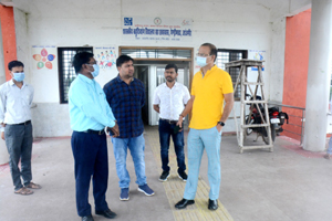 कलेक्टर ने किया शासकीय बहुदिव्यांग विद्यालय सह छात्रावास का निरीक्षण