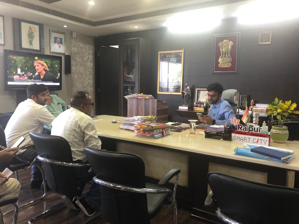 नगर निगम आयुक्त  श्री मयंक चतुर्वेदी ने शहरी स्वास्थ्य अधिकारियों की बैठक लेकर दिए व्यापक दिशा निर्देश