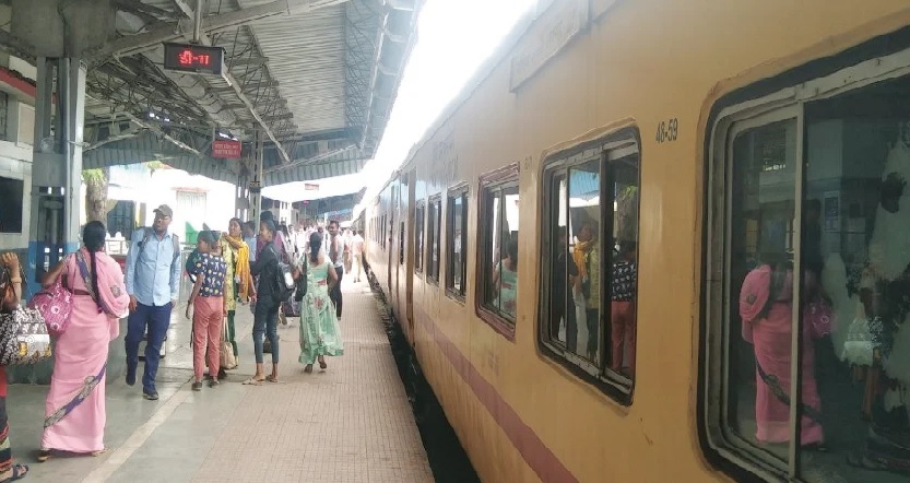 वाह रे जनशताब्दी : आई 13 घंटे विलंब से और रवाना हुई 5 घंटे देर से