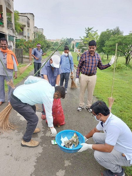 रायपुर रेल मंडल में 'स्वच्छ आवास परिसर' की थीम पर मनाया गया स्वच्छता पखवाड़ा