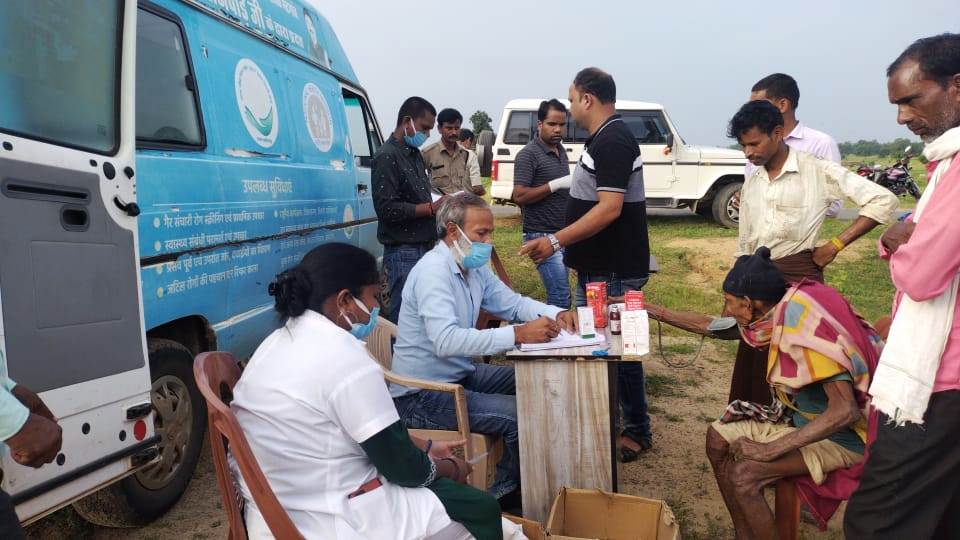 खैरा हॉट बाजार पहुंचे एसडीएम, मुख्यमंत्री हाट बाजार क्लीनिक योजना का लिया जायजा