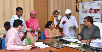 जनचौपाल कार्यक्रम से नागरिकों को मिल रही राहत, मिले 55 आवेदन