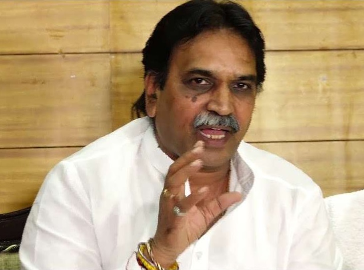 सड़क पर कांग्रेस की खुल गई पोल, झूठे आंकड़े फैलाने माफी मांगे : मूणत