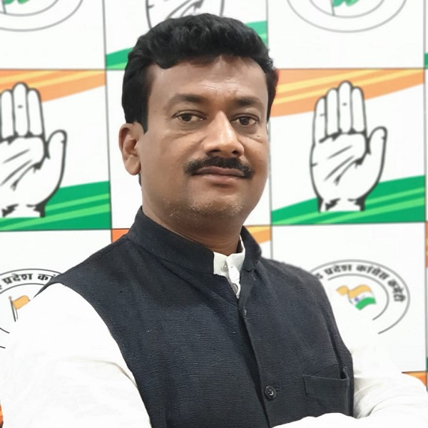 कांग्रेस ने पूछा - 8 साल से केंद्र में तानाशाही सरकार लोकतंत्र की हत्या कर रही है कहां छिपे है लोकतंत्र के सेनानी होने का दम्भ भरने वाले?