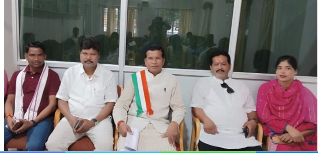 आरक्षण मामले में रमन सरकार ने जानबूझ कर लापरवाही बरती : मोहन मरकाम