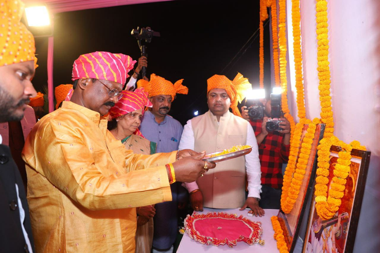 बुराई को त्याग सत्य और अहिंसा के मार्ग पर चले : मंत्री अमरजीत भगत