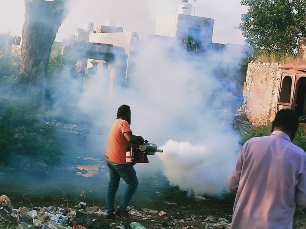 डेंगू एवं मच्छर नियंत्रण के लिए बीएसपी दवा वितरण के साथ ही कर रही है फागिंग