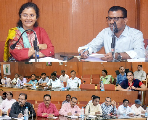 जिला स्तरीय राज्योत्सव कार्यक्रम की तैयारी को लेकर अधिकारियों ने की बैठक