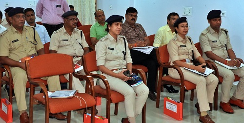 बाल अधिकारों पर समीक्षा बैठक