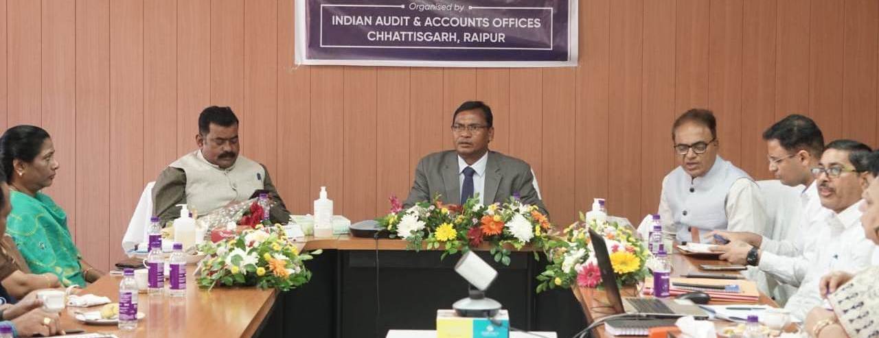 महालेखाकार के अधिकारियों ने प्रकरणों के निराकरण के लिए दिया मार्गदर्शन