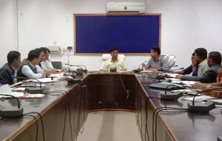 नए वार्षिक कैलेंडर के आधार पर प्रवेश परीक्षाओं के माध्यम से चयन करें : कलेक्टर