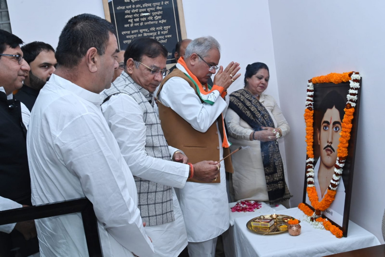 मुख्यमंत्री ने अमर शहीद श्री हेमू कालाणी के शहादत दिवस पर उन्हें किया नमन