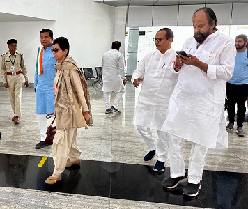 कुमारी शैलजा पहुंची रायपुर, केंद्र के खिलाफ धरने में होंगी शामिल