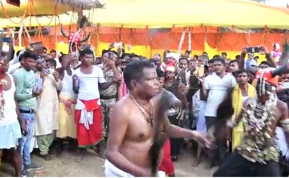 पारंपरिक वाद्य यंत्रो की धुन पर जमकर थिरके मंत्री लखमा