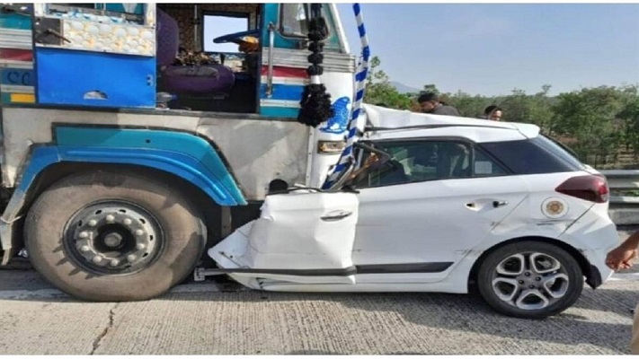 सड़क हादसे में सब इंस्पेक्टर सहित परिवार के 4 लोगों की मौत