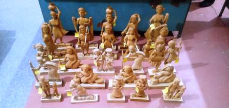 टोकरी व सजावटी वस्तु के विक्रय से अब तक 7-8 लाख तक की हुई आमदनी