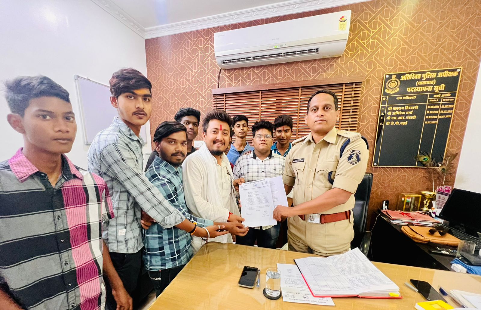  भारी वाहनों का प्रवेश बंद करने एवं सिग़नल को चालू करवाने हेतु सौंपा ज्ञापन..