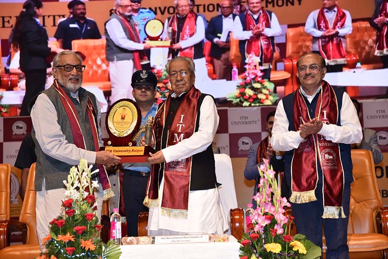  विद्यार्थियों में नवाचार, रचनात्मकता व आजीवन सीखने की भावना होनी चाहिए : विश्वभूषण हरिचंदन