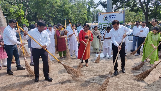 हॉस्पिटल सहित अनेक स्थानों पर स्वच्छता अभियान चलाया