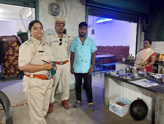 आबकारी विभाग ने की छापेमारी ,आधे दर्जन गिरफ्तार