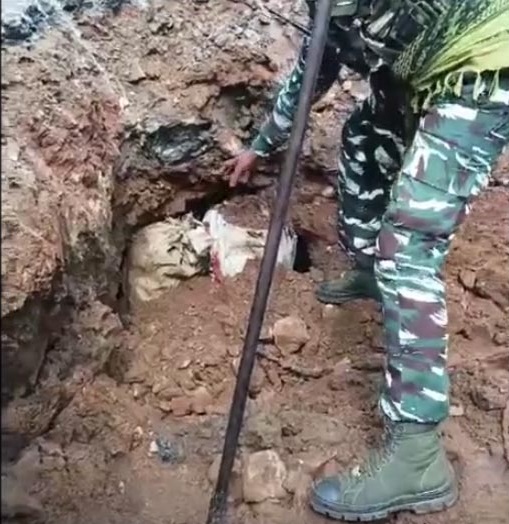 सुरक्षाबलों ने बरामद किया 50 किलो का आईईडी