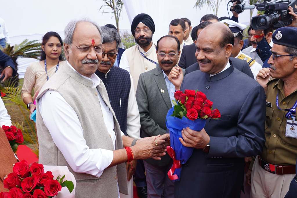 बृजमोहन ने किया ओम बिरला का स्वागत