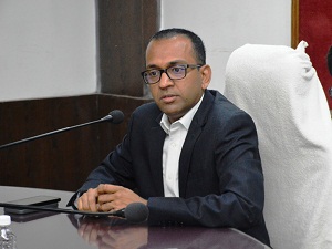 नल-जल योजना से मिले समय पर लोगों को स्वच्छ पानी: कलेक्टर