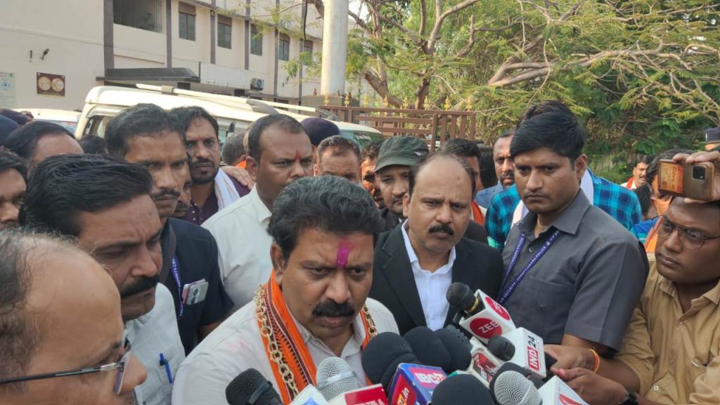  देर से ही सही, पर जीत सत्य की होती है : विजय शर्मा