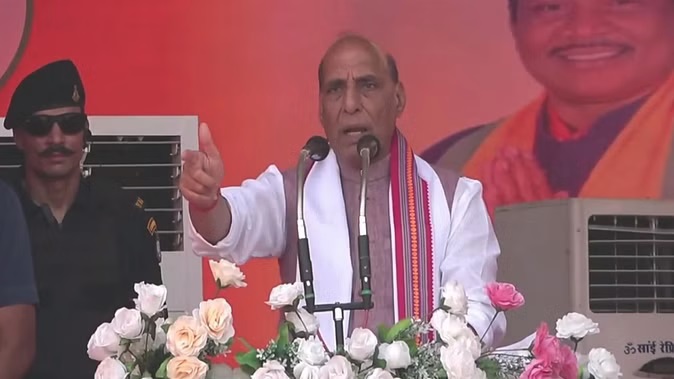 डायनासोर की तरह विलुप्त हो जाएगी कांग्रेस : राजनाथ सिंह