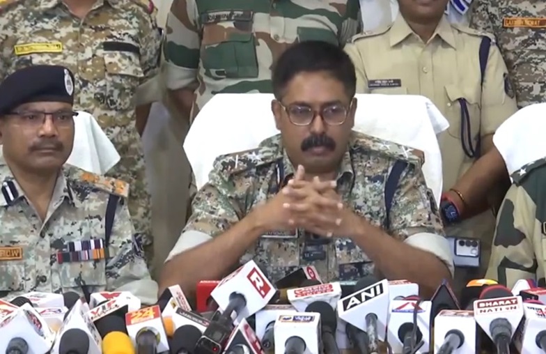 मुठभेड़ में मारे गए 15 महिला नक्सली समेत 29 माओवादी : आईजी सुंदरराज