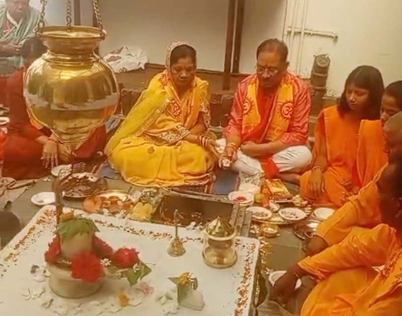 बुद्ध पूर्णिमा पर सीएम हाउस समेत लाखों घर में संपन्न हुआ गृहे-गृहे यज्ञ