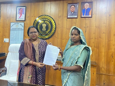 ग्राम पंचायत सचिव की पत्नी बेदमति को एक माह के भीतर मिली अनुकंपा नियुक्ति