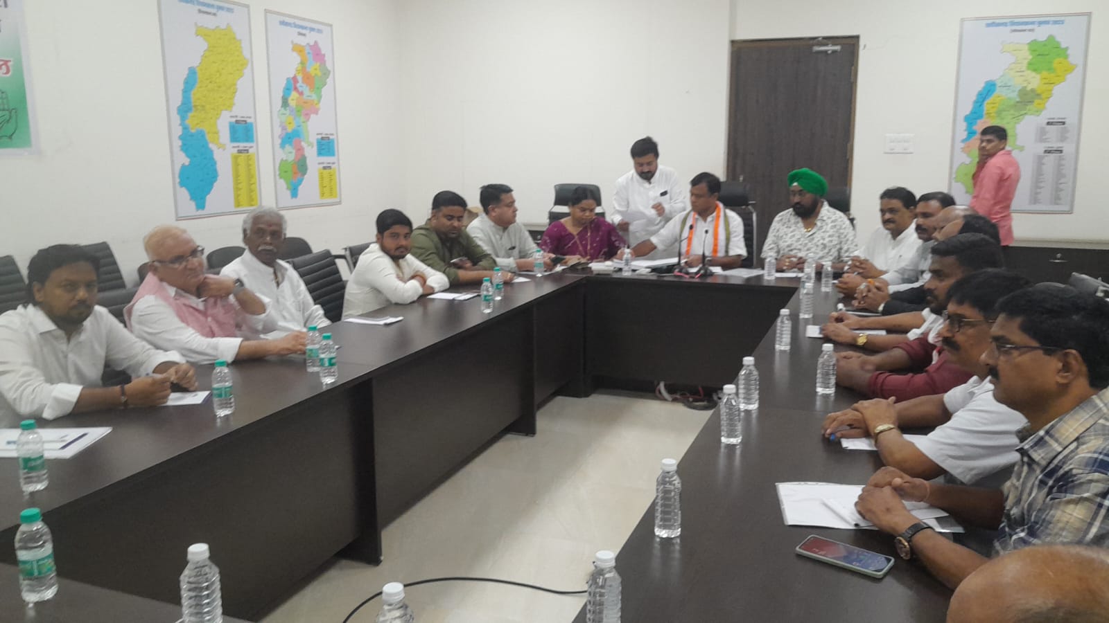 सभी मोर्चा प्रकोष्ठ जनता के मुद्दों पर संघर्ष करे : दीपक बैज