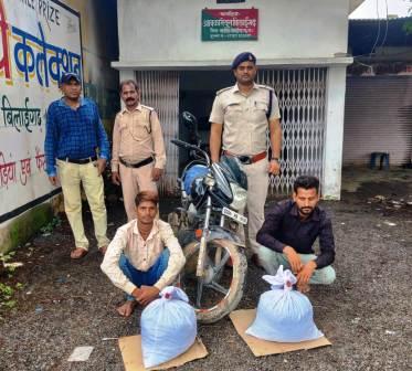 अवैध तस्करी करते 8.040 किलोग्राम गांजा पकड़ा, बाइक जप्त