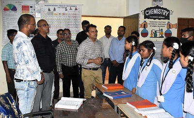 शासकीय उच्चतर माध्यमिक विद्यालय सुरडोंगर कलेक्टर ने किया निरीक्षण