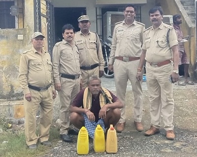 कच्ची शराब पर आबकारी विभाग की कार्रवाई