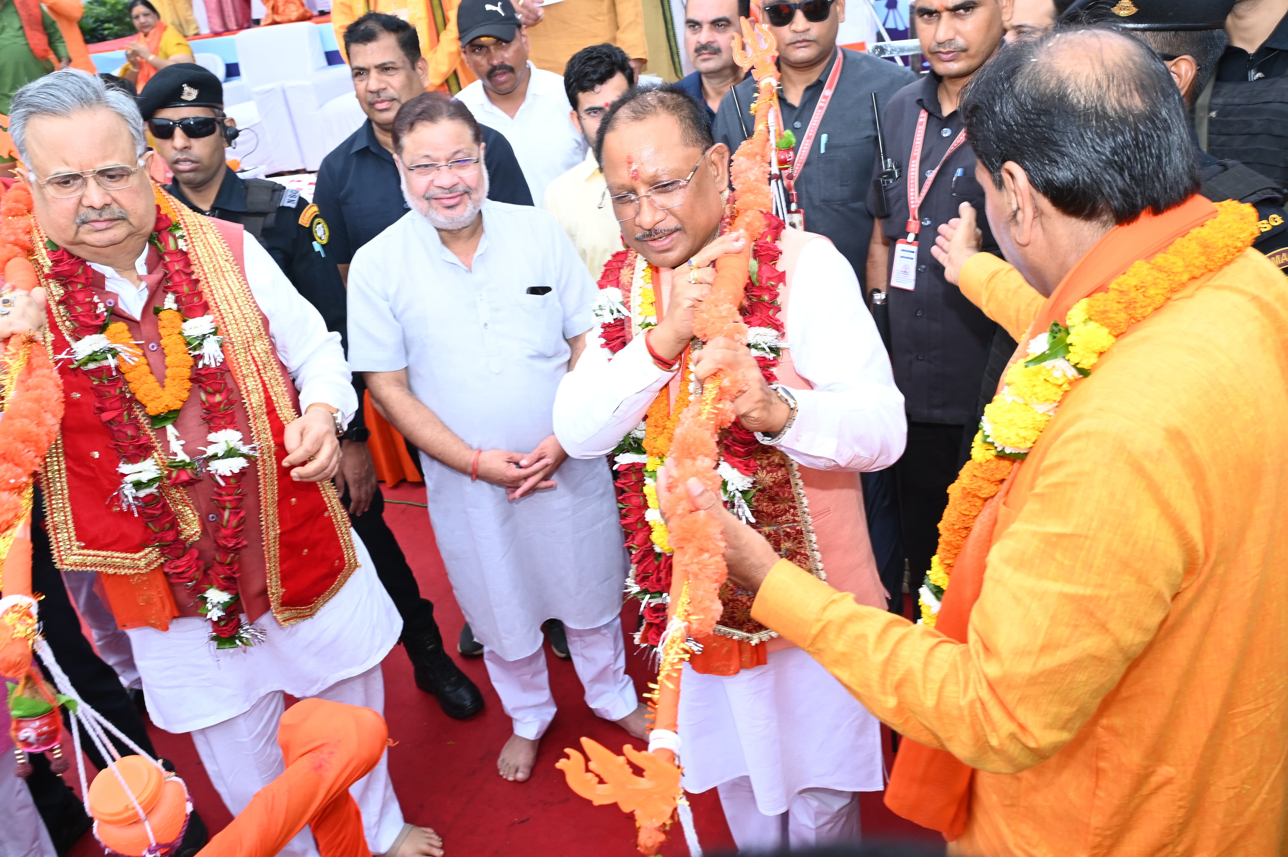  मुख्यमंत्री विष्णुदेव साय विशाल कांवड़ यात्रा कार्यक्रम में हुए शामिल