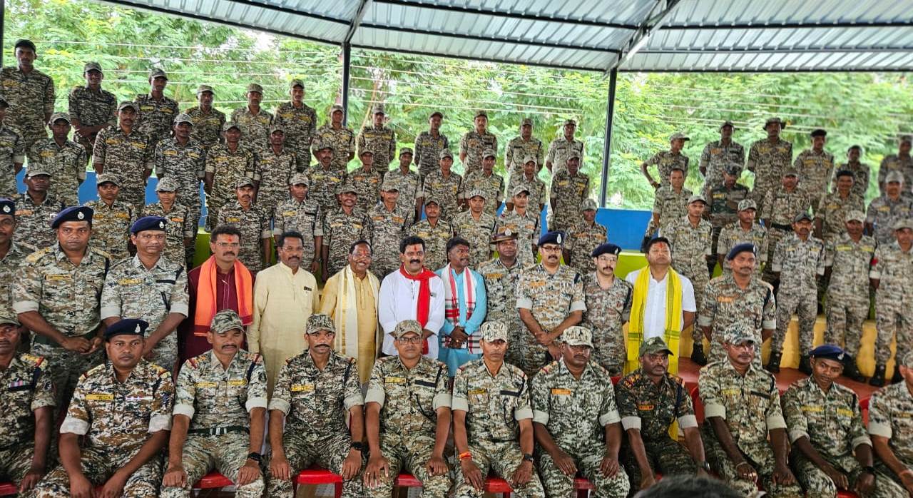 मंत्रियों ने जवानों की पीठ थप-थपाकर हौसला अफजाई की