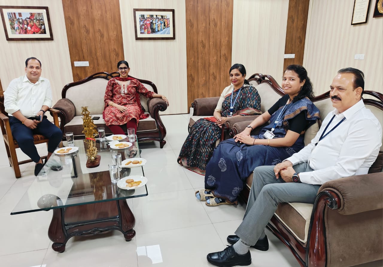 मुख्य निर्वाचन पदाधिकारी श्रीमती रीना बाबासाहेब कंगाले से भारत निर्वाचन आयोग द्वारा नियुक्त प्रेक्षकों ने की मुलाकात 