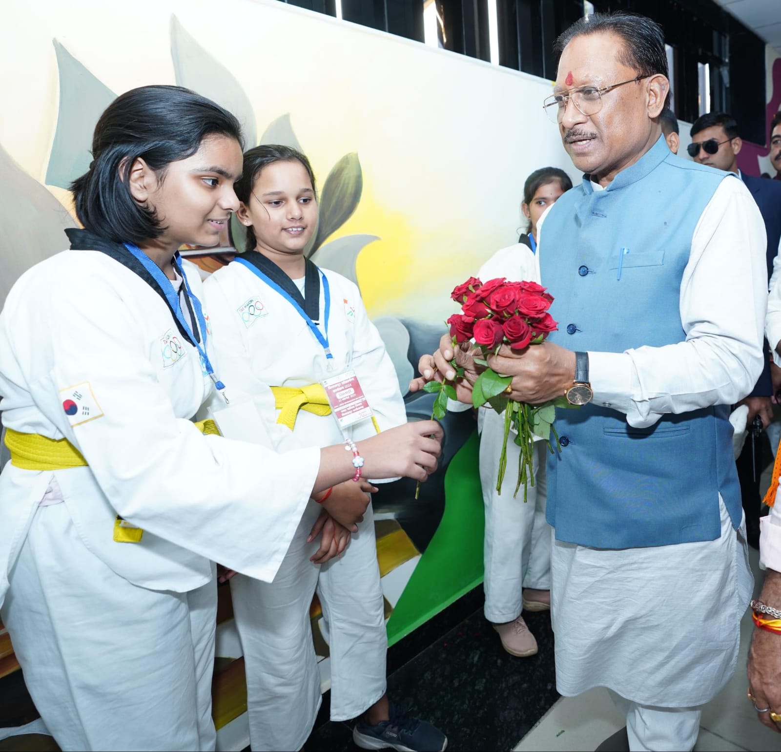 मुख्यमंत्री ने स्पोर्ट्स कांप्लेक्स में उप मुख्यमंत्री अरुण साव के साथ टेबल टेनिस, स्क्वैश और बैडमिंटन में हाथ आजमाए