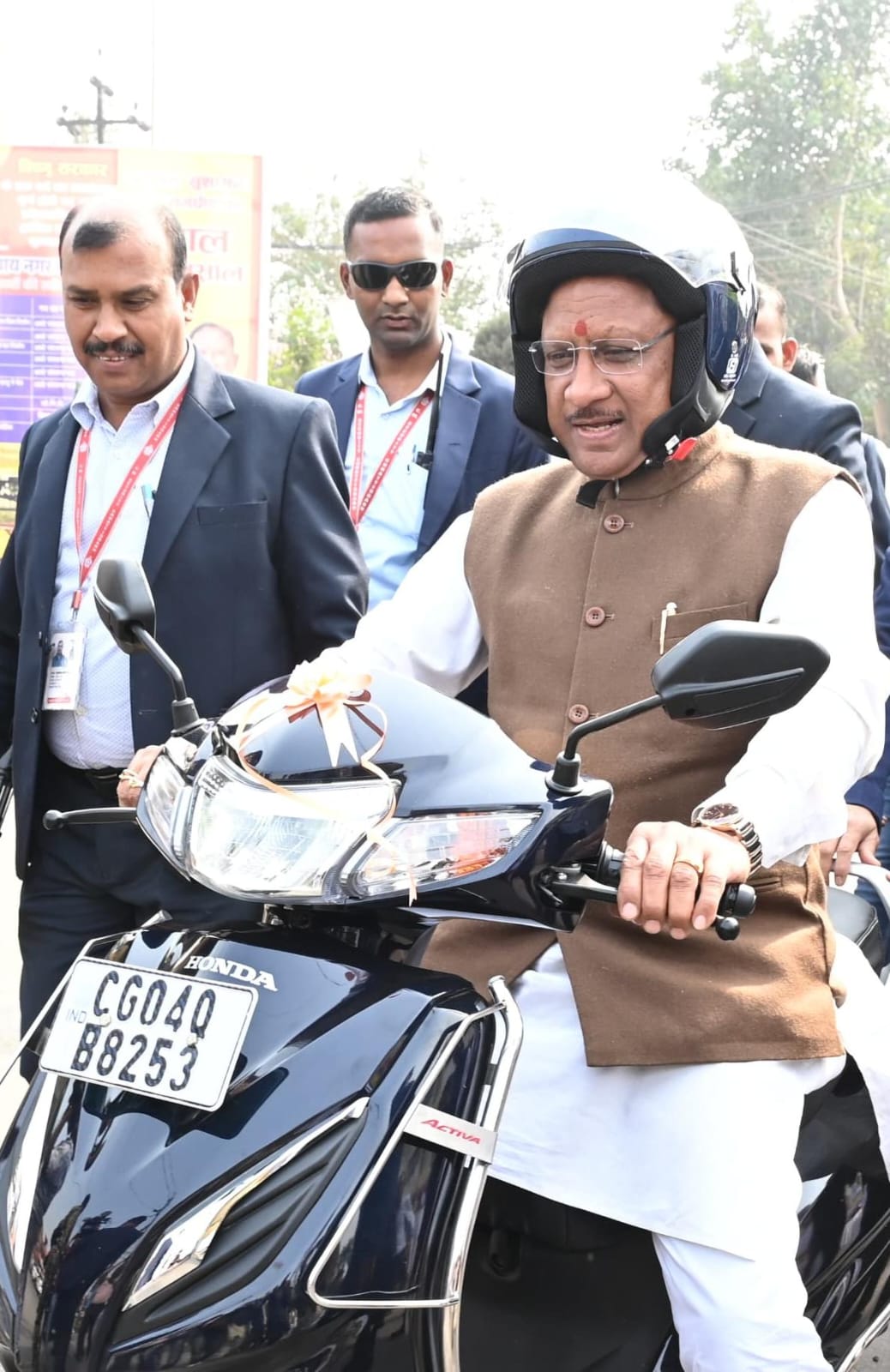  वाहन चलाते समय यातायात नियमों का करें अवश्य पालन - मुख्यमंत्री साय