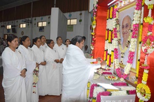 ब्रह्माकुमारीज की दिवंगत मुख्य प्रशासिका दादी रतनमोहिनी जी को श्रध्दांजलि दी