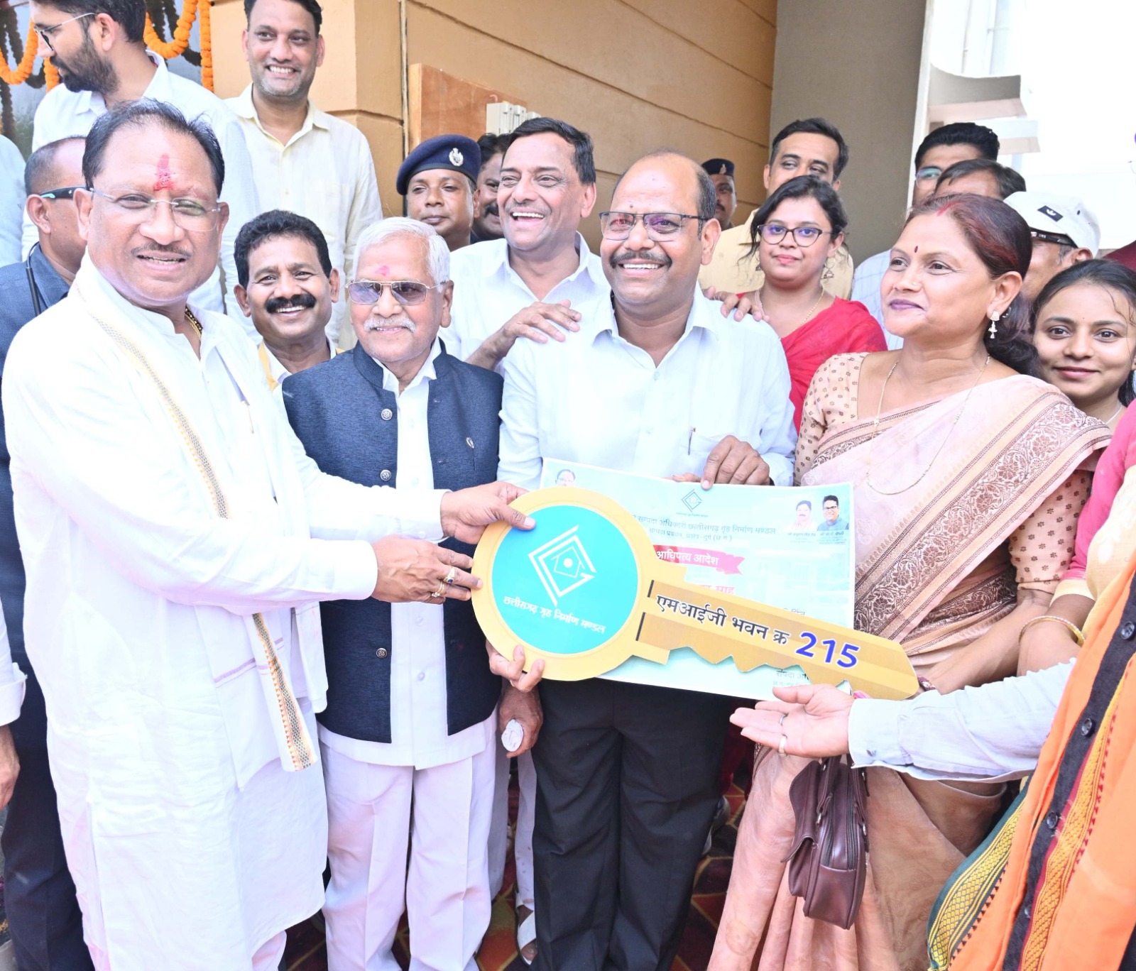 मुख्यमंत्री श्री विष्णु देव साय आज अचानक पहुंचे अछोटी