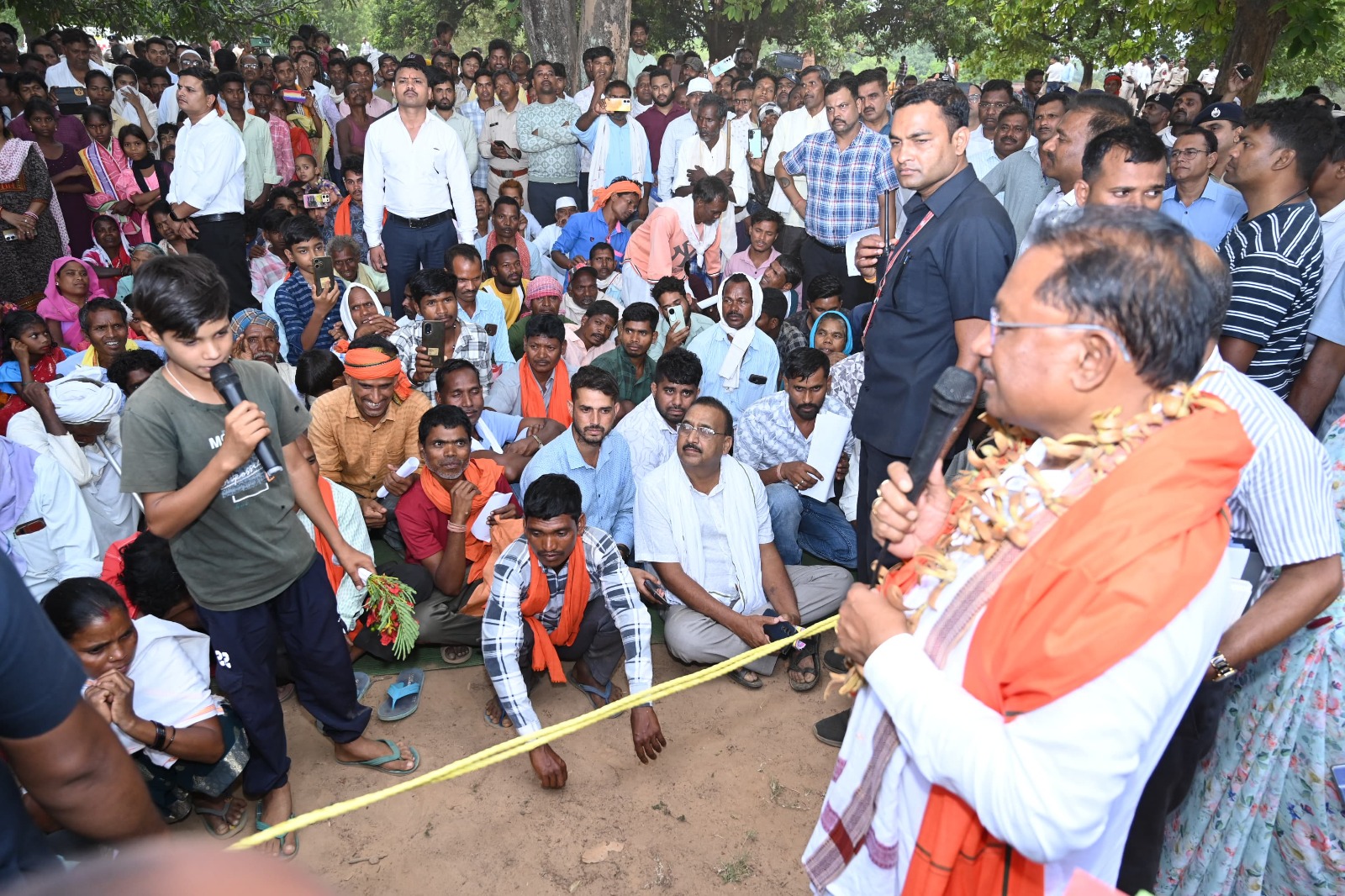 मुख्यमंत्री श्री विष्णु देव साय का हरगवां गांव में औचक दौरा
