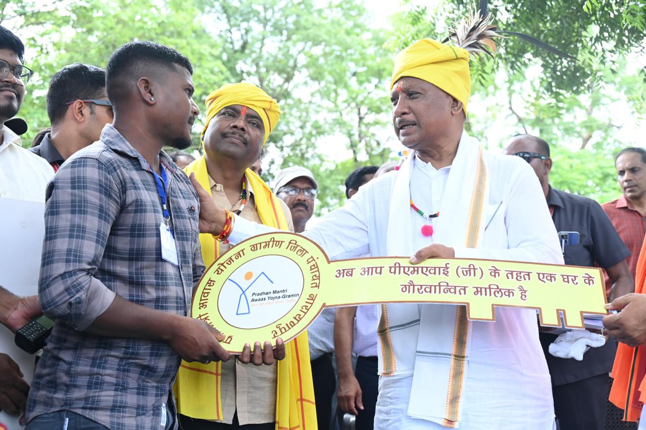 मुख्यमंत्री श्री विष्णु देव साय ने बासिंग में लगाई चौपाल