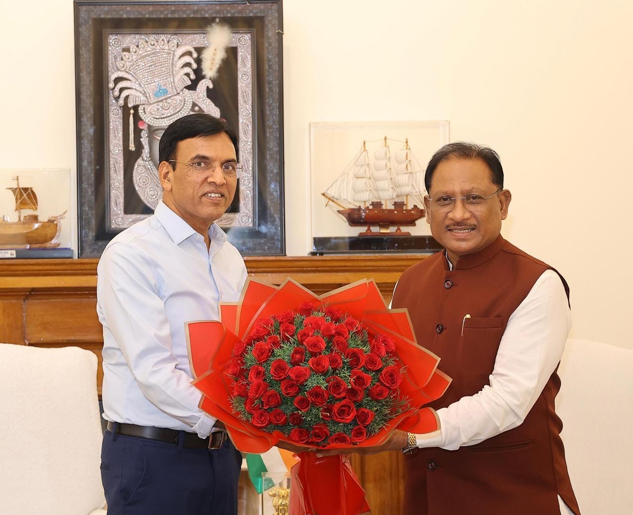 बस्तर ओलंपिक को मिला &lsquo;खेलो इंडिया ट्राइबल गेम्स&rsquo; का दर्जा, रायपुर-बिलासपुर में खुलेंगे मेडिकल-नर्सिंग कॉलेज &ndash; मुख्यमंत्री साय की केंद्रीय मंत्री मांडविया से मुलाकात