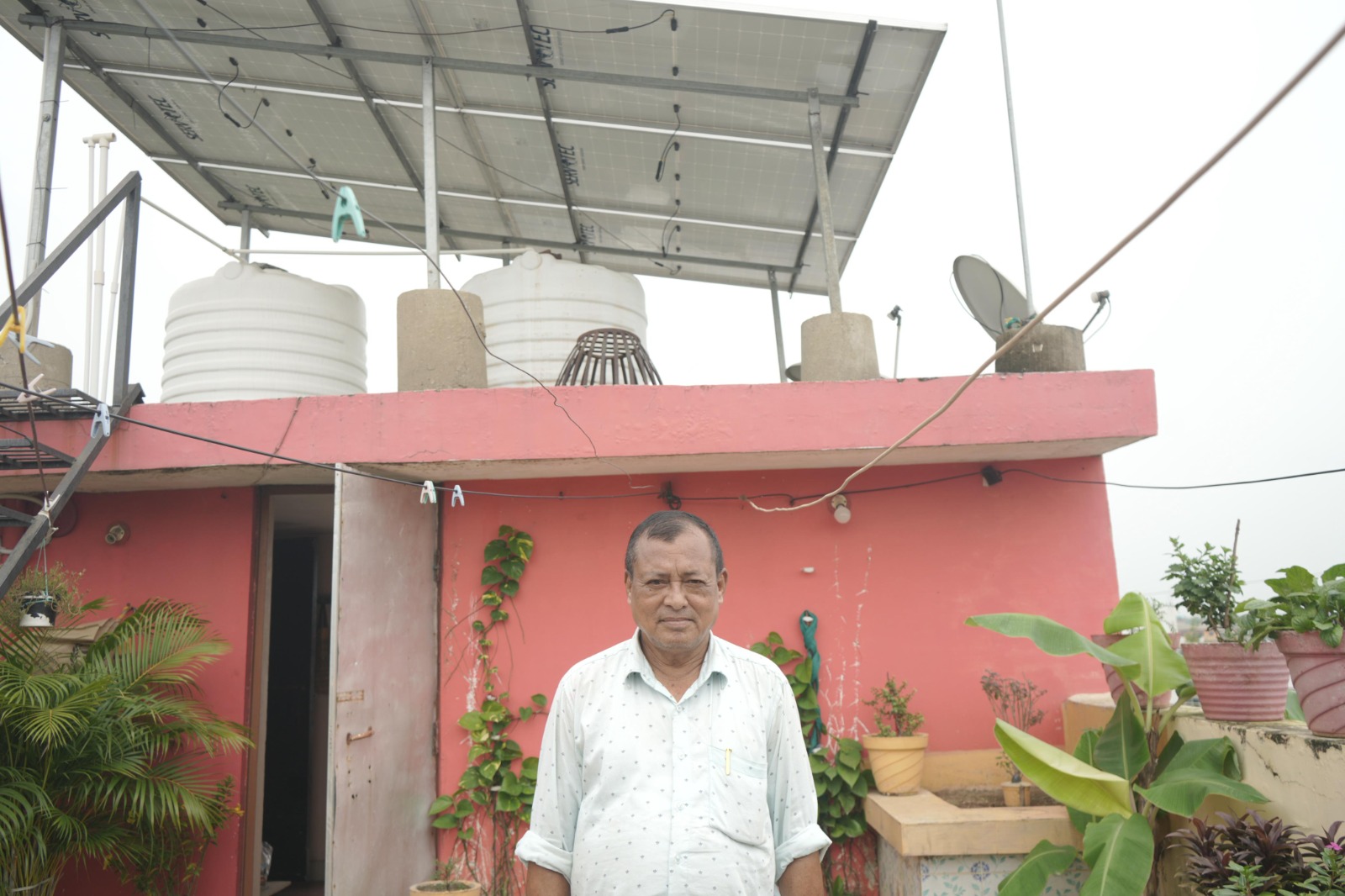 पीएम सूर्यघर मुफ्त बिजली योजना: प्रदीप पटेल के छत पर हर महीने बन रही 350 से 400 यूनिट बिजली